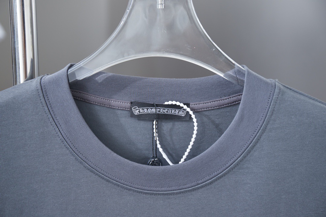 クロムハーツ「Chrome Hearts」プリント&ストーンTシャツ