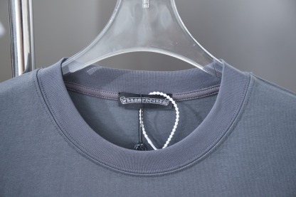 クロムハーツ「Chrome Hearts」プリント&ストーンTシャツ