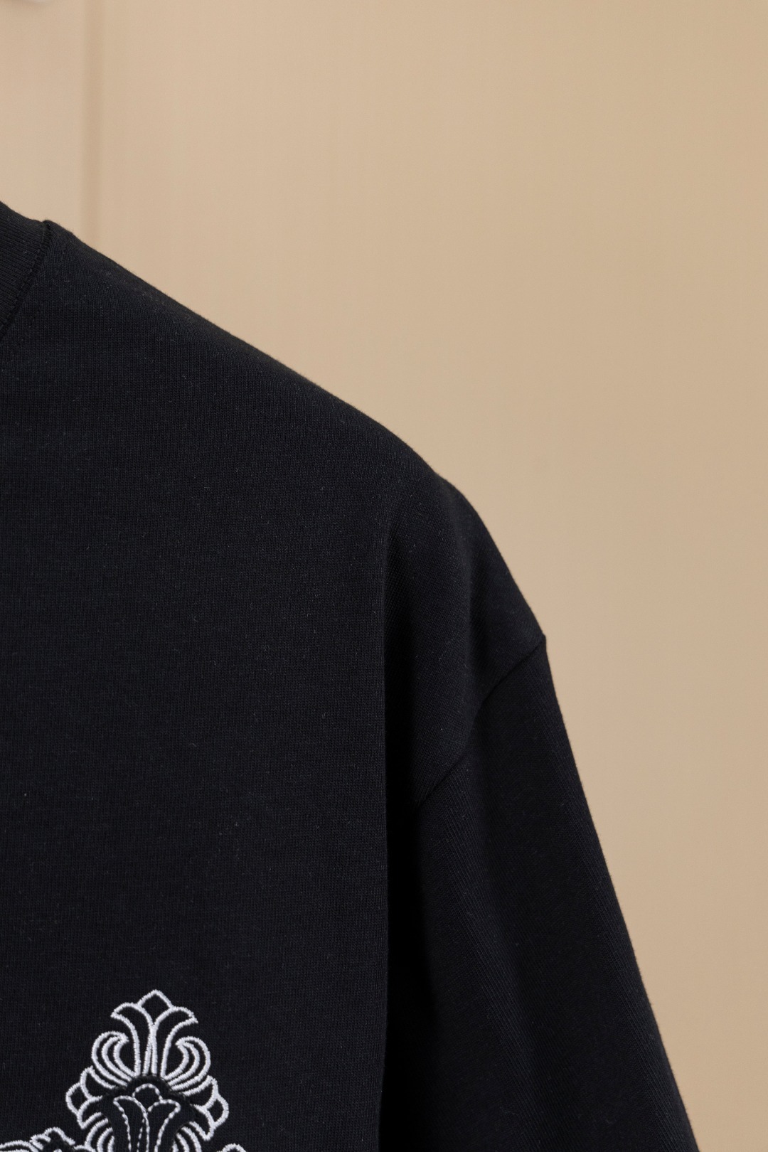 クロムハーツ「Chrome Hearts」クロスパッチエンブロイダリーTシャツ