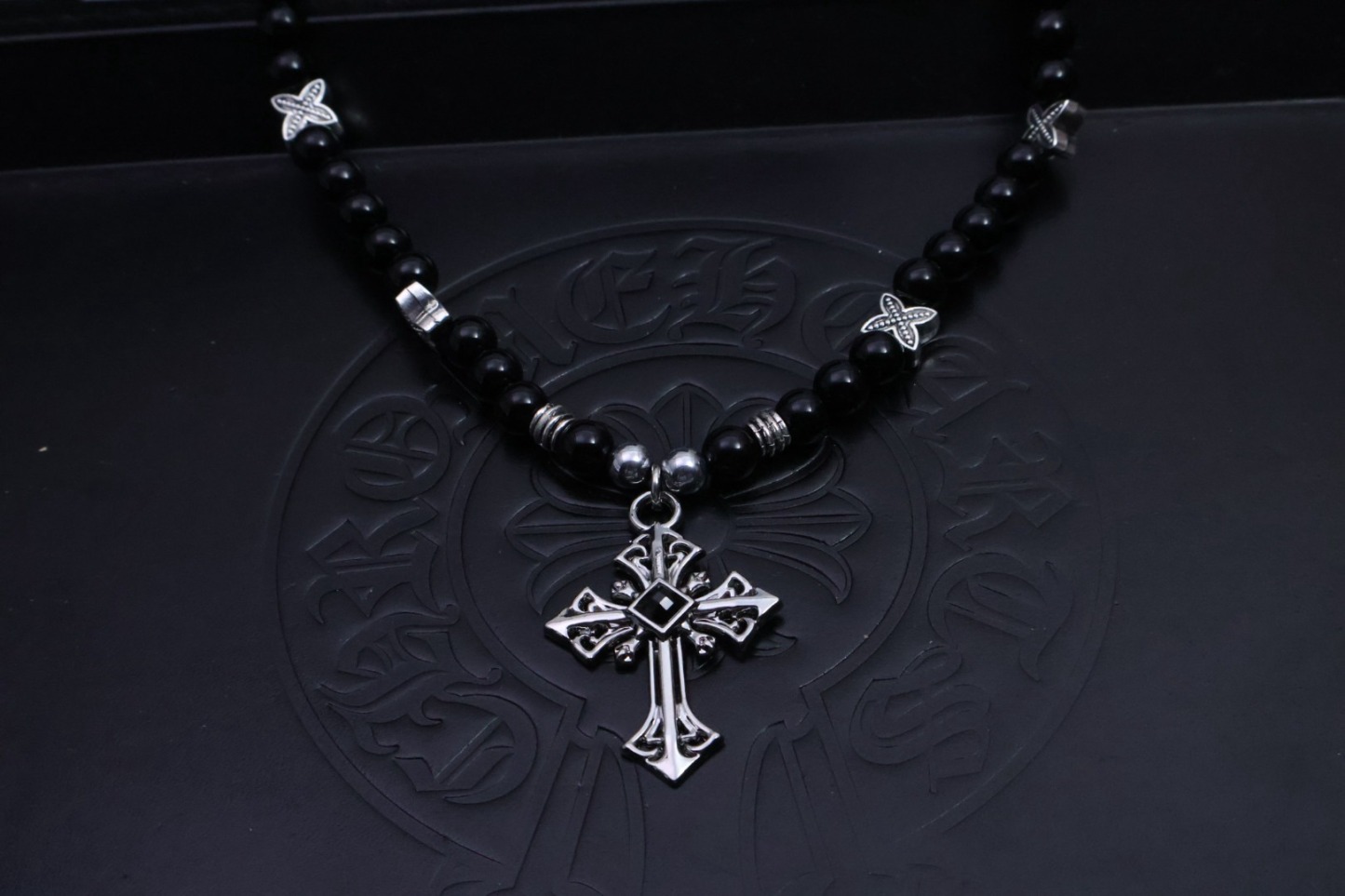 クロムハーツ「Chrome Hearts」ブラックビーズクロス ペンダントネックレス