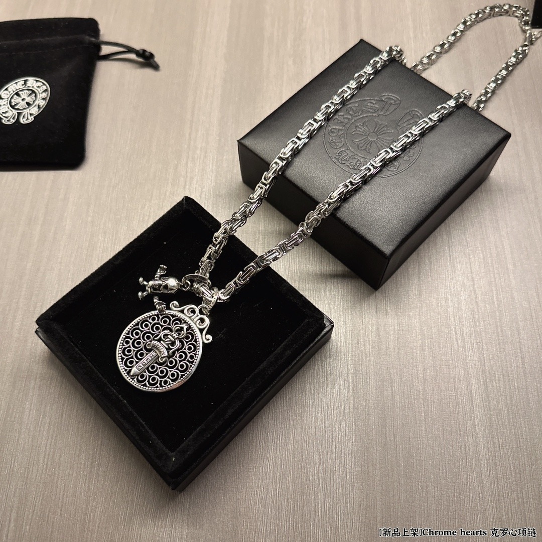 クロムハーツ「Chrome Hearts」 ミリタリークロスフラワーネックレス