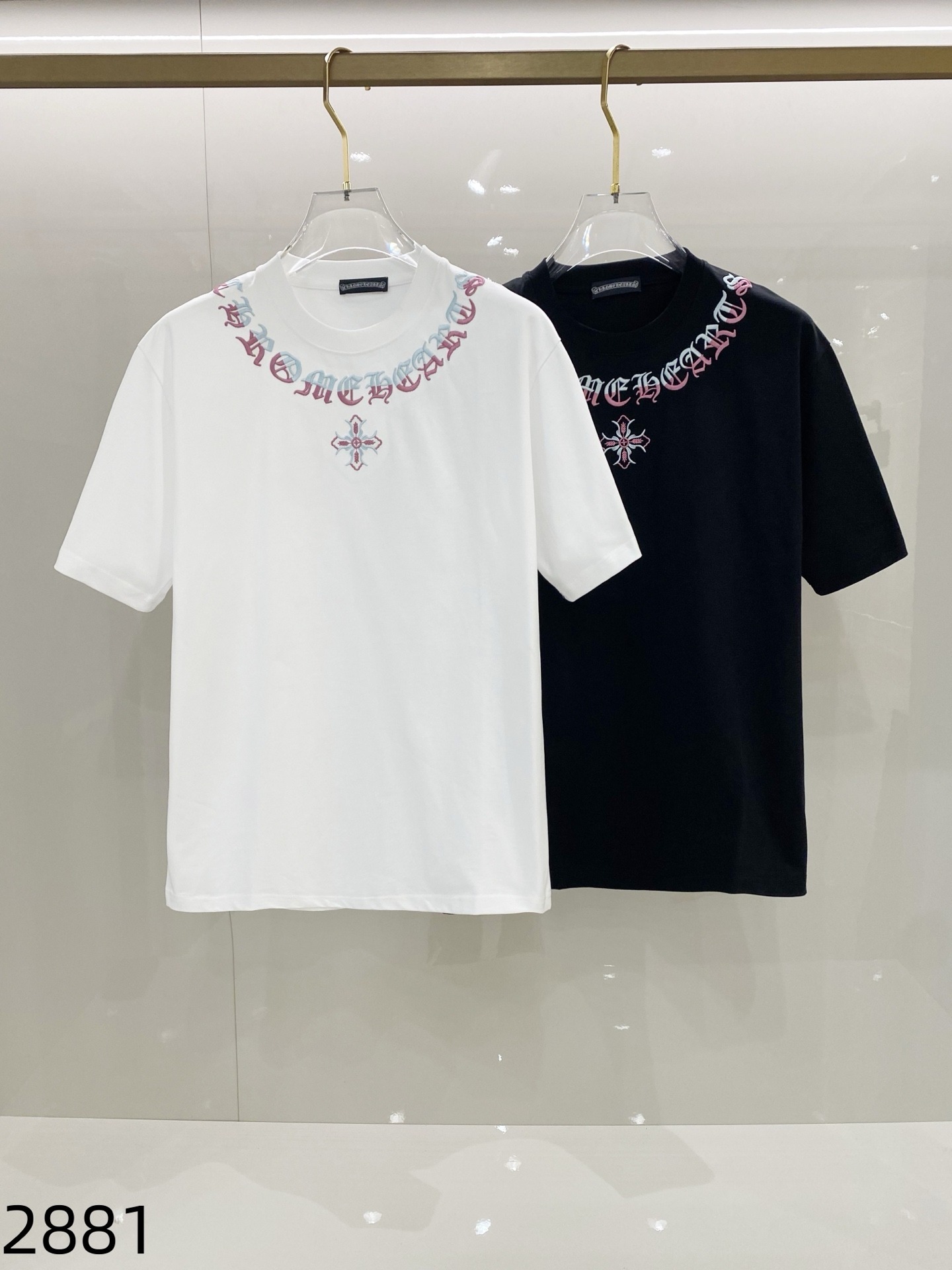 クロムハーツ「Chrome Hearts」シグネチャーロゴ プリントTシャツ