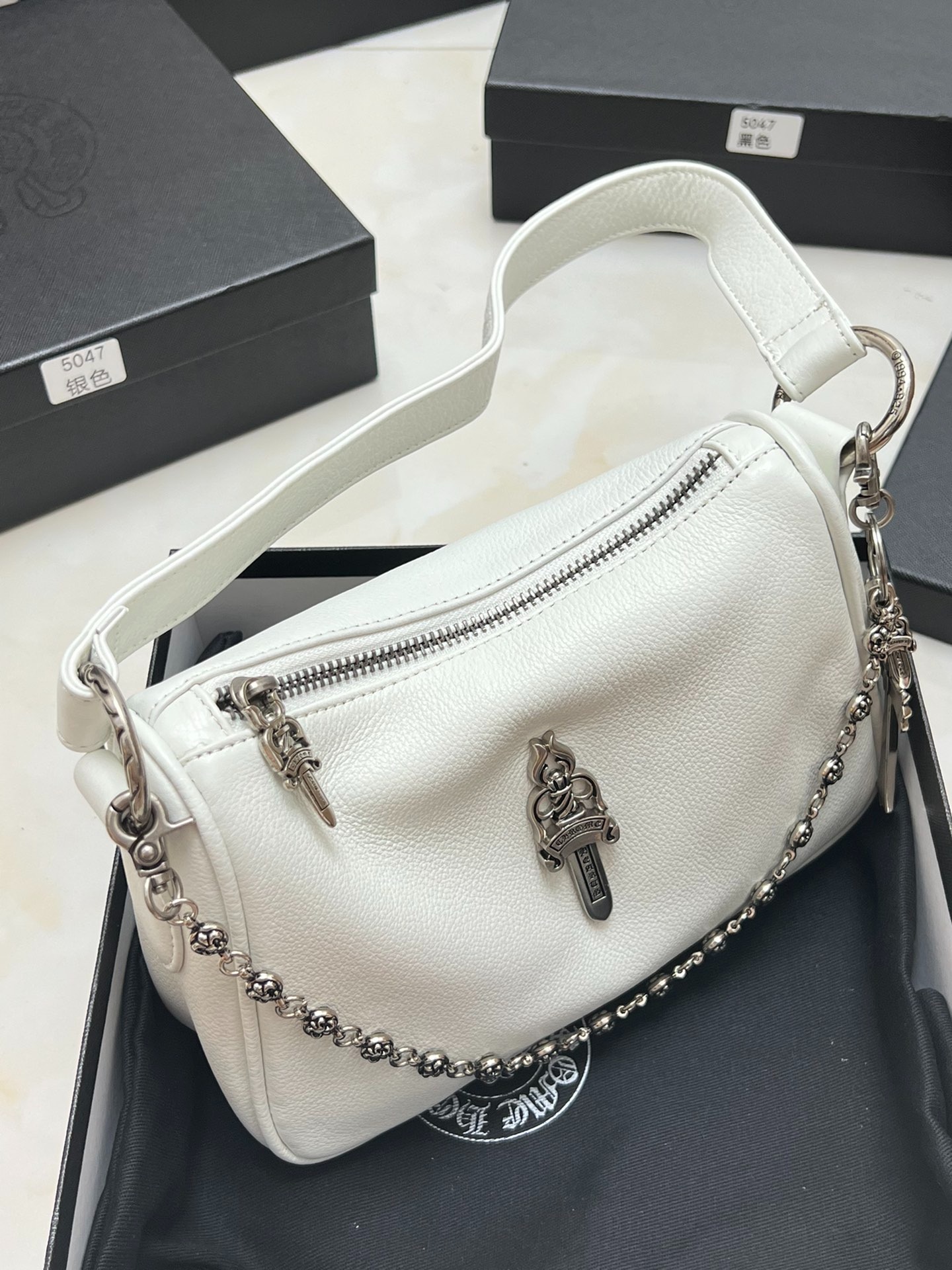 クロムハーツ「Chrome Hearts」クロスロゴ ショルダーバッグ