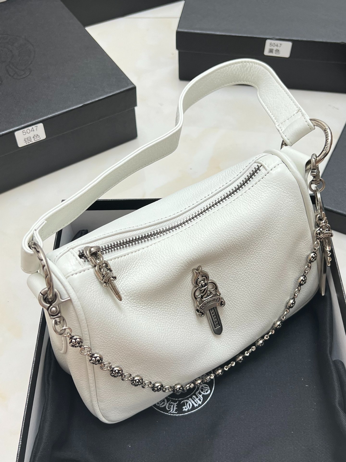 クロムハーツ「Chrome Hearts」クロスロゴ ショルダーバッグ