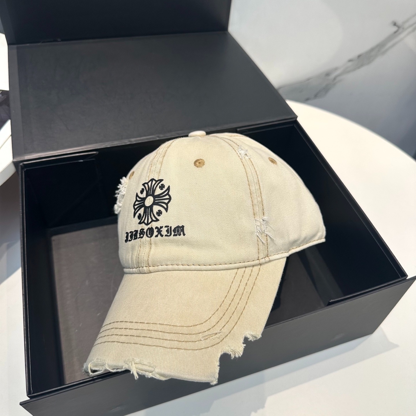 クロムハーツ「Chrome Hearts」クロスエンブレム スナップバック キャップ