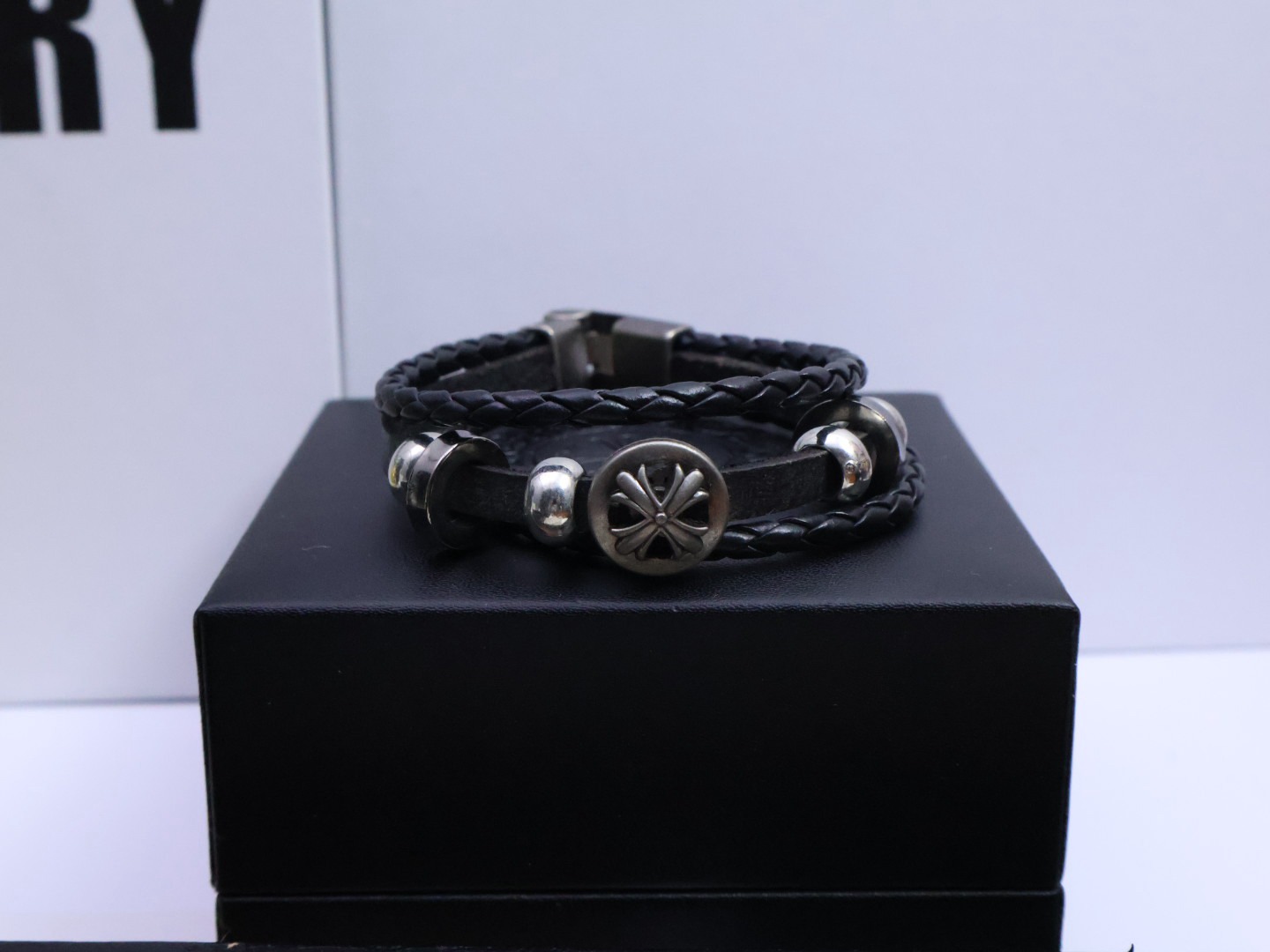 クロムハーツ「Chrome Hearts」 Rebel Gothic Cuff Bracelet
