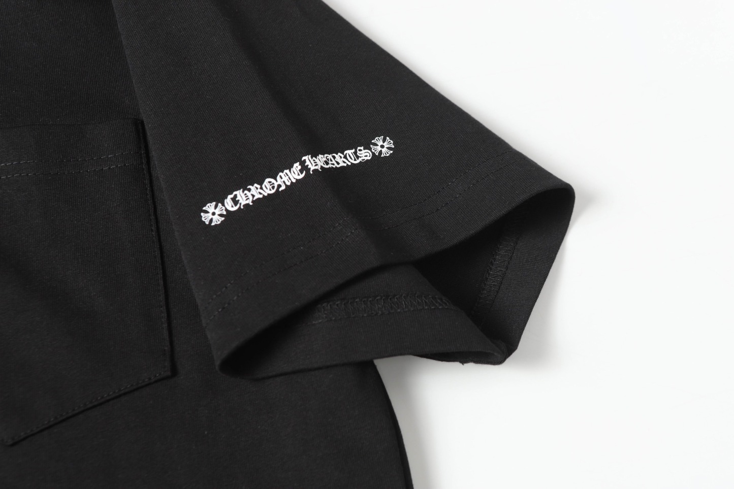 クロムハーツ「Chrome Hearts」サンスクリットロゴ ポケットTシャツ