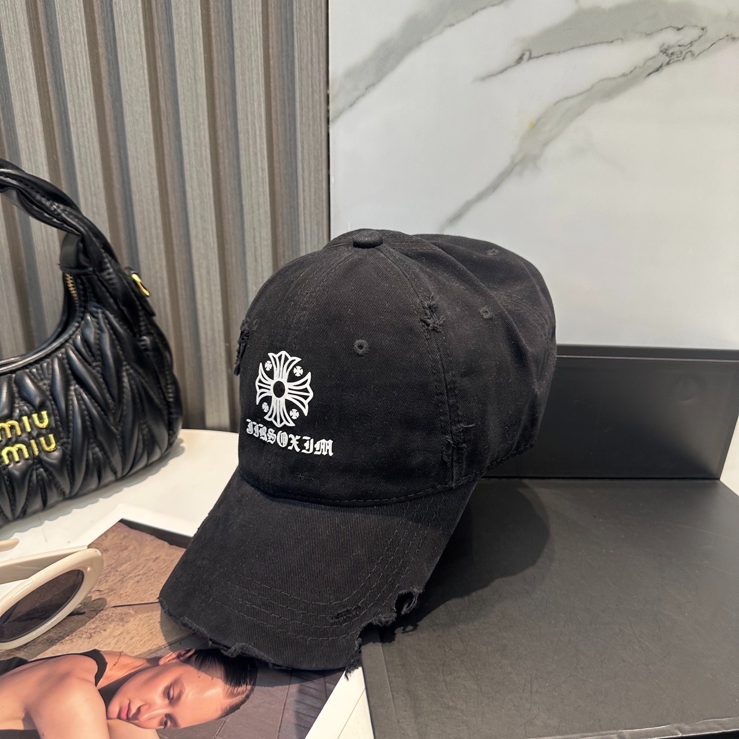 クロムハーツ「Chrome Hearts」クロスエンブレム スナップバック キャップ