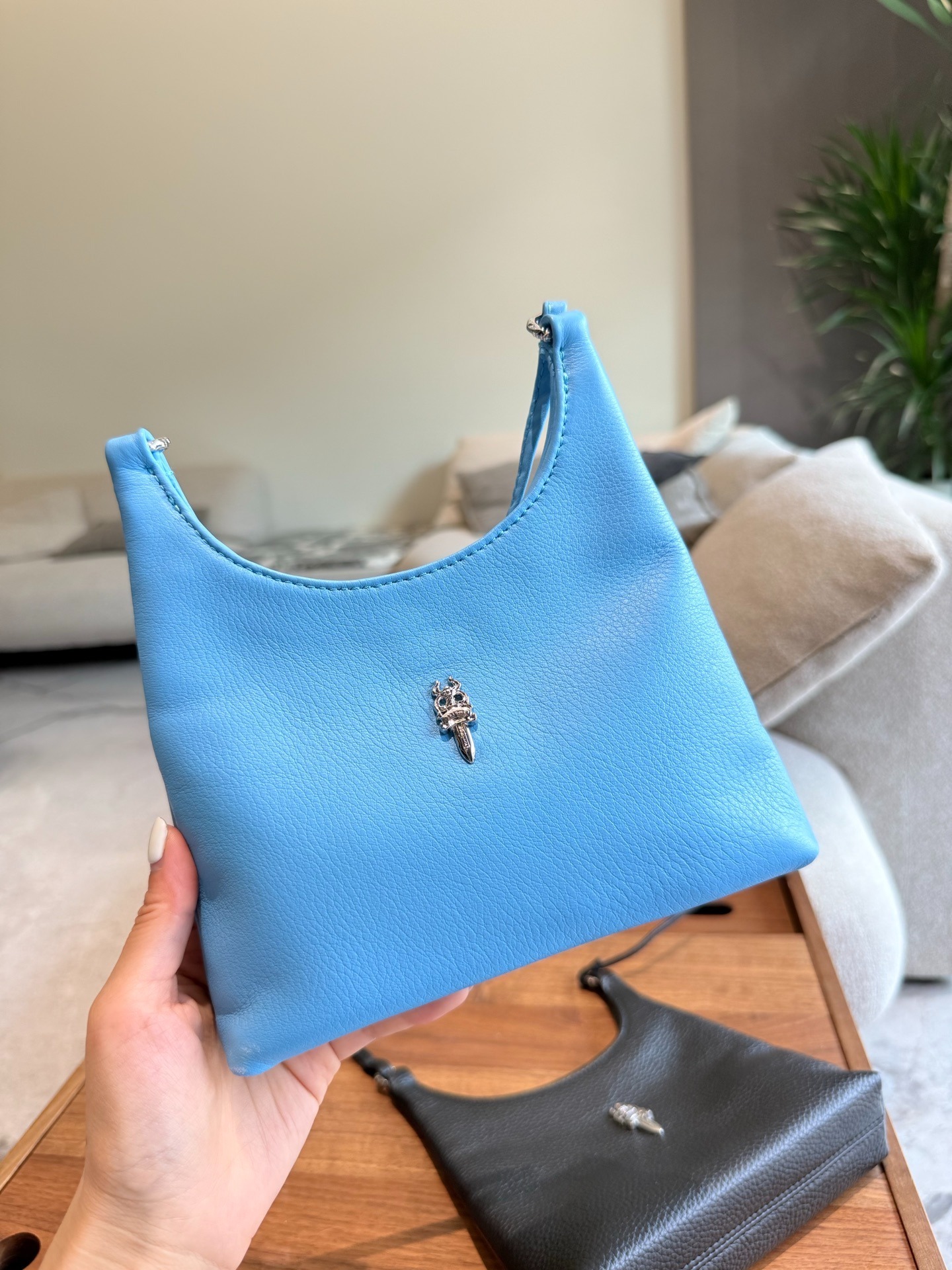 クロムハーツ「Chrome Hearts」ホワイトレザー アンダーアームバッグ