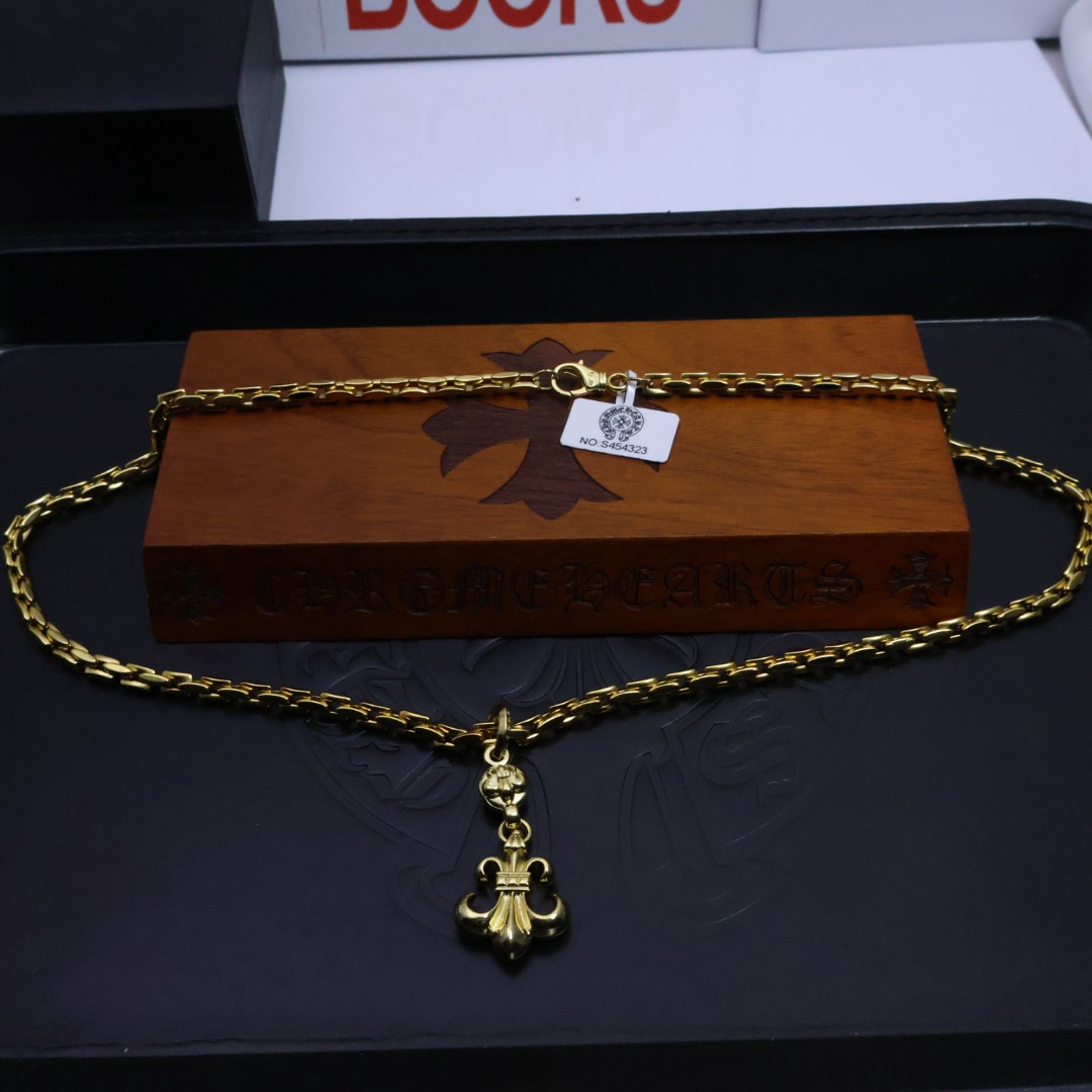 クロムハーツ「Chrome Hearts」クラシッククロスペンダントネックレス