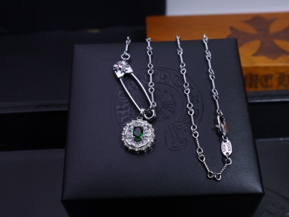 クロムハーツ「Chrome Hearts」ゴシッククロス＆フルール マルチスタイルペンダント