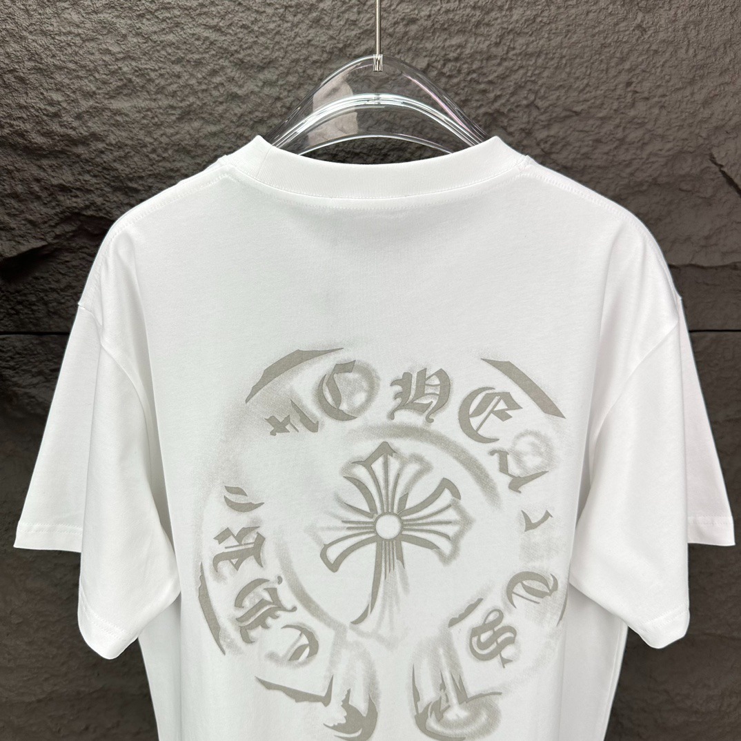 クロムハーツ「Chrome Hearts」メタルクロス ルーンロゴTシャツ