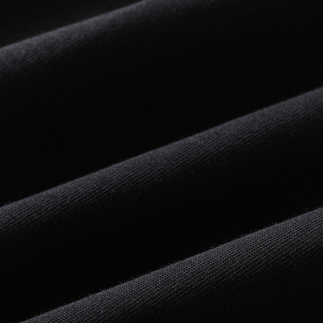 クロムハーツ「Chrome Hearts」ミニマルロゴTシャツ