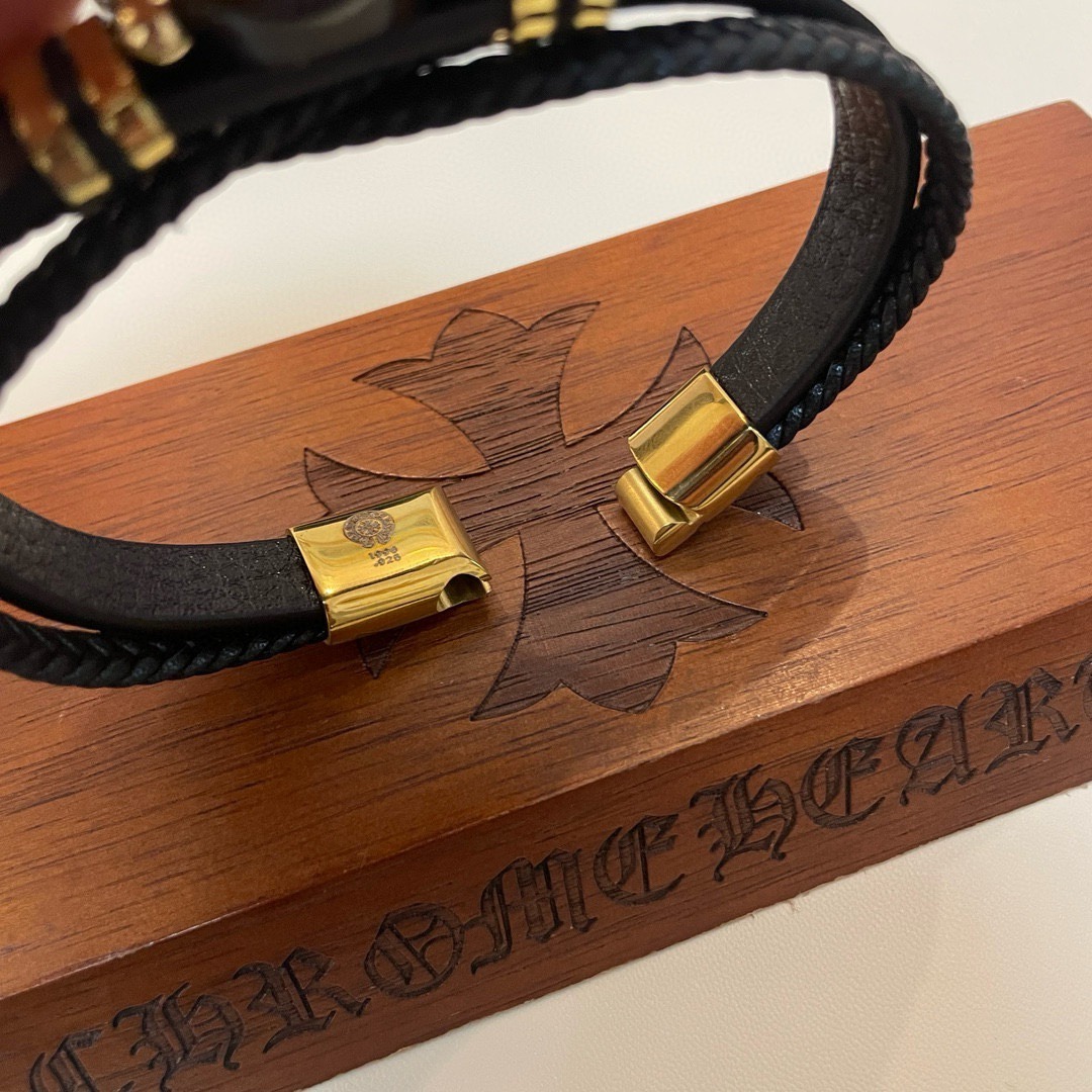 クロムハーツ「Chrome Hearts」Tiger Eye Leather Wrap Bracelet
