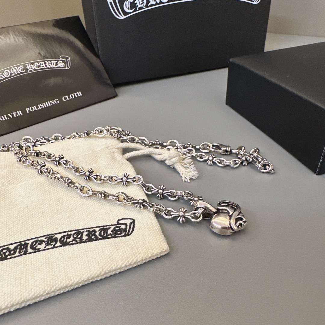 クロムハーツ「Chrome Hearts」ゴシッククロス ペンダントネックレス