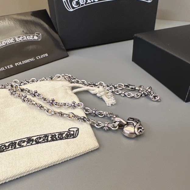 クロムハーツ「Chrome Hearts」ゴシッククロス ペンダントネックレス