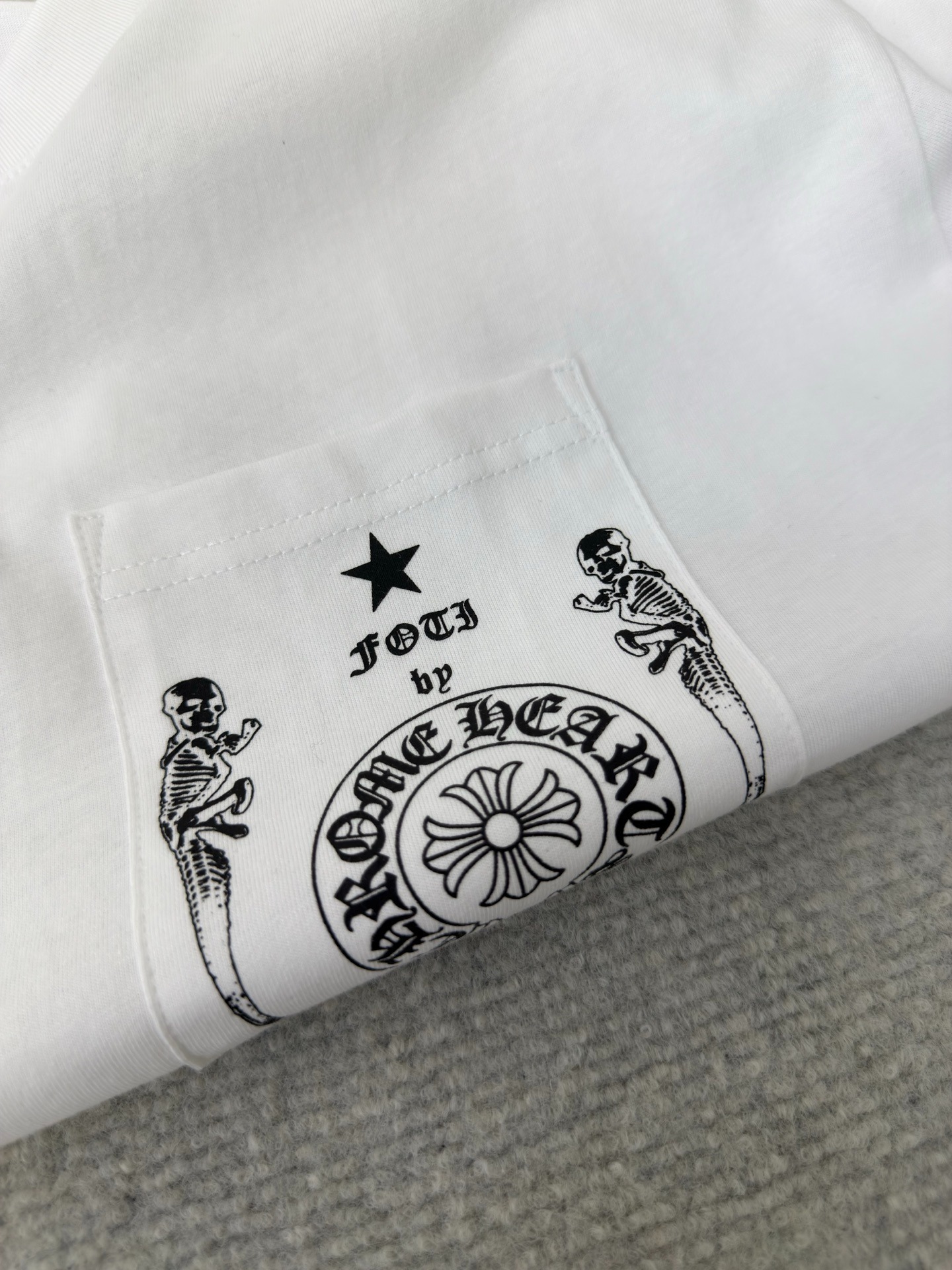 クロムハーツ「Chrome Hearts」 ハンドプリントTシャツ