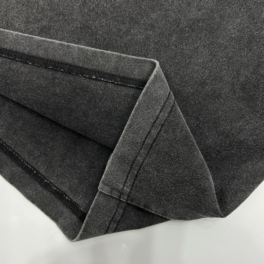 クロムハーツ「Chrome Hearts」クロス＆サンスクリットTシャツ