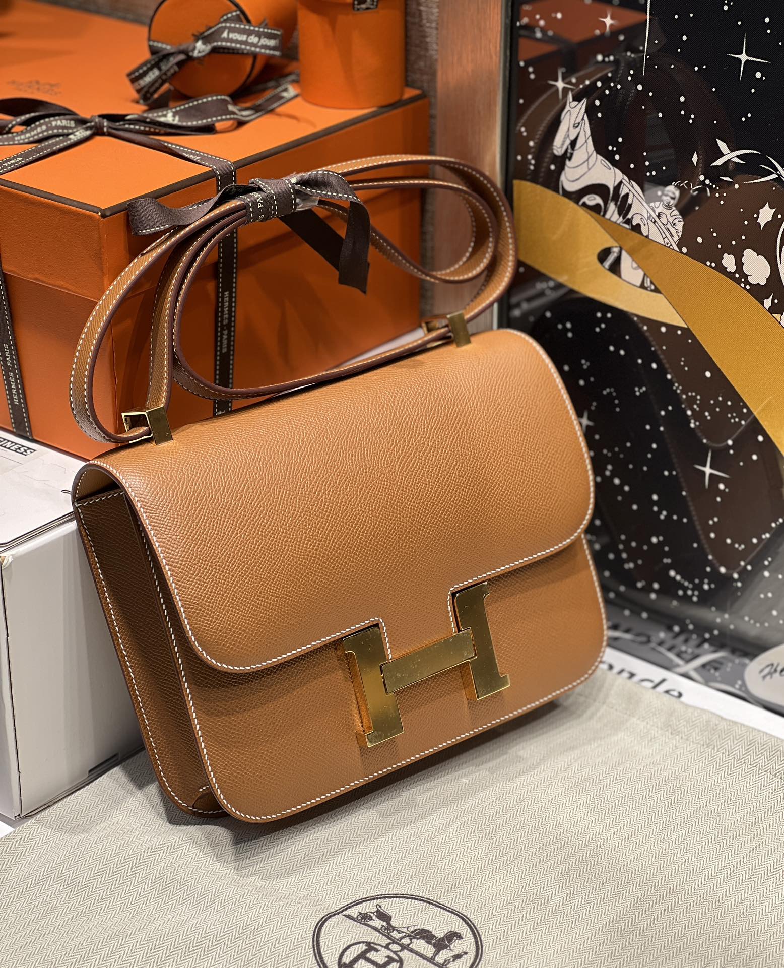 Hermès Constance エルメス「コンスタンス」、ハイファッションの象徴