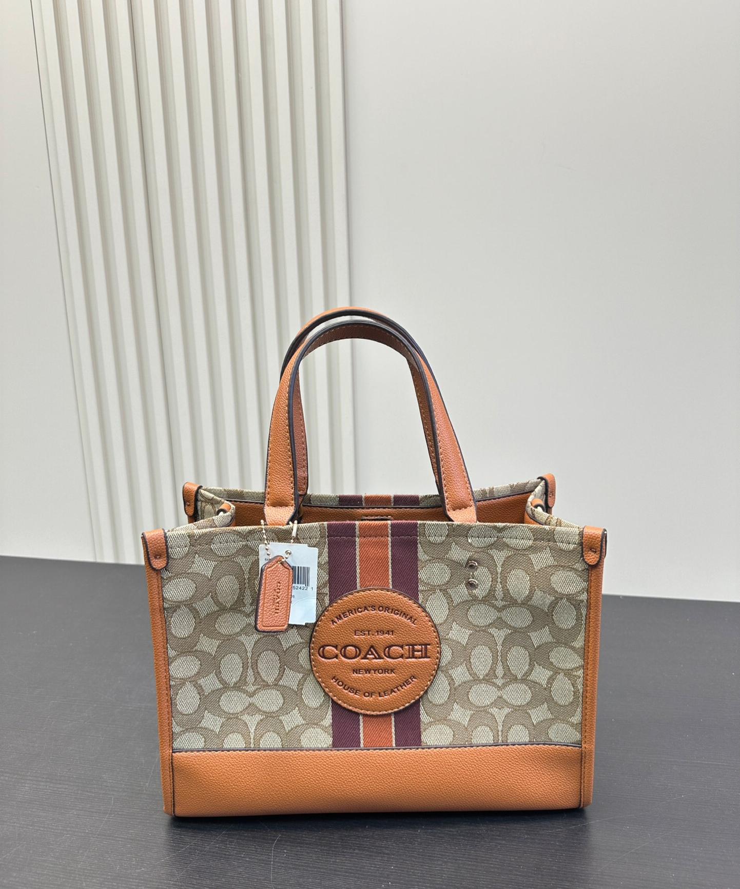 コーチ(Coach)クラシックトートバッグ