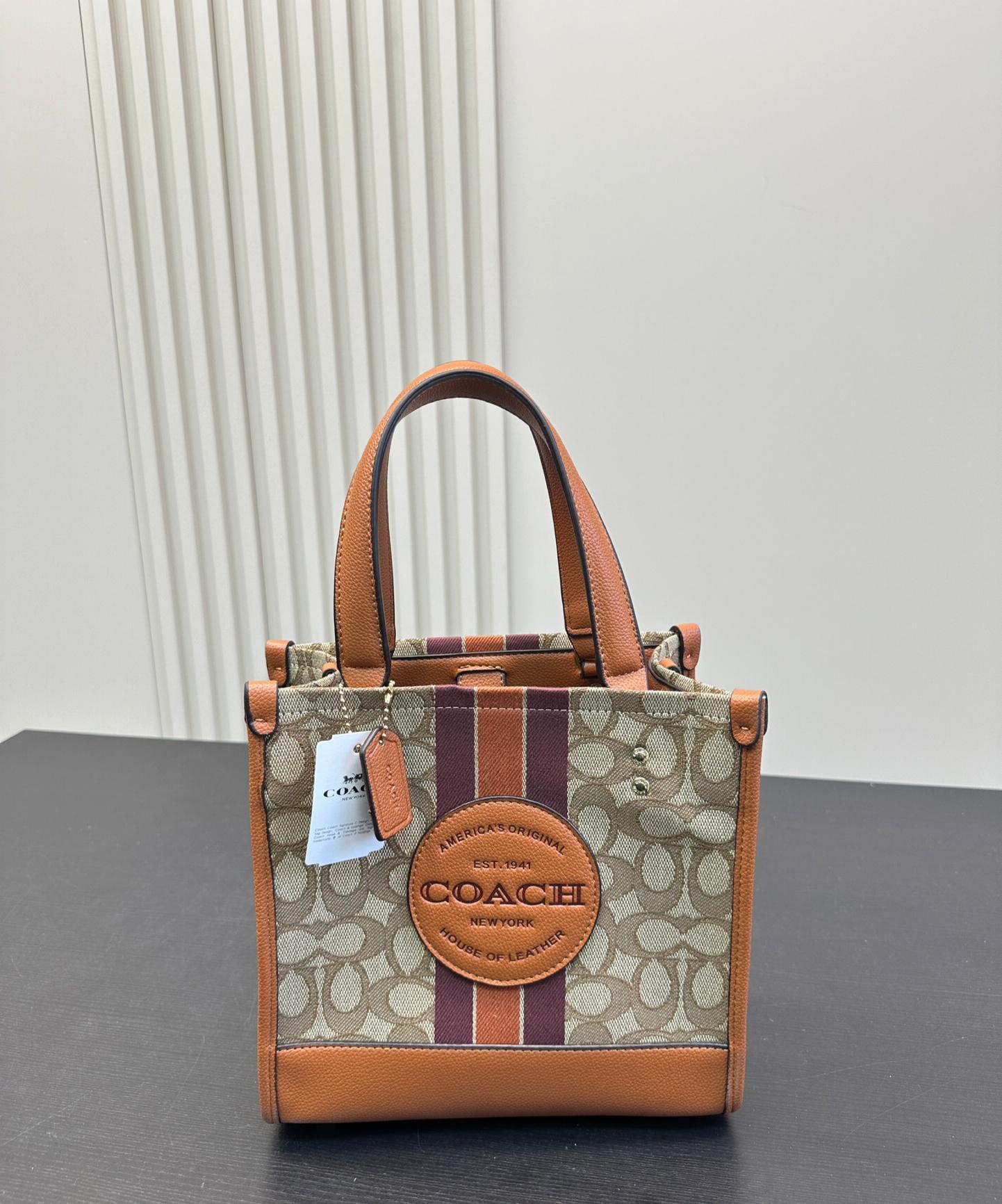 コーチ(Coach)クラシックトートバッグ
