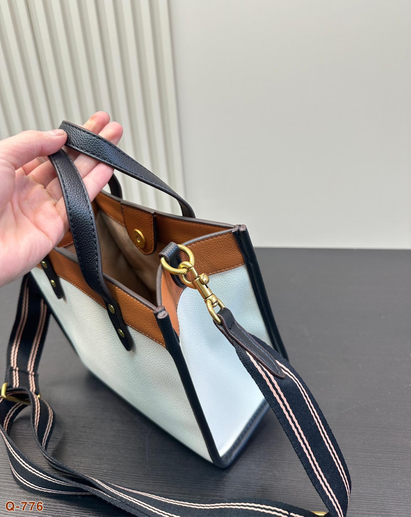 コーチ(Coach)クラシックトートバッグ