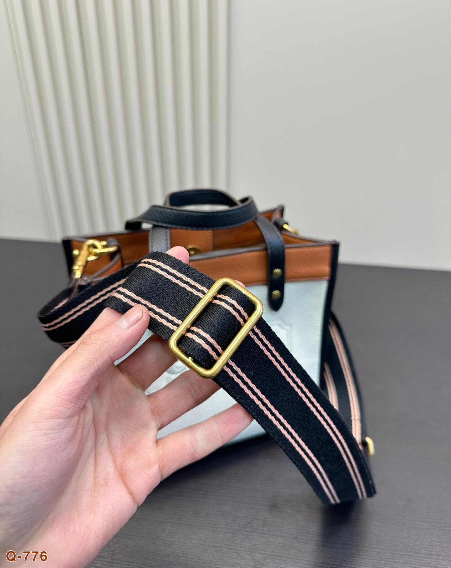 コーチ(Coach)クラシックトートバッグ