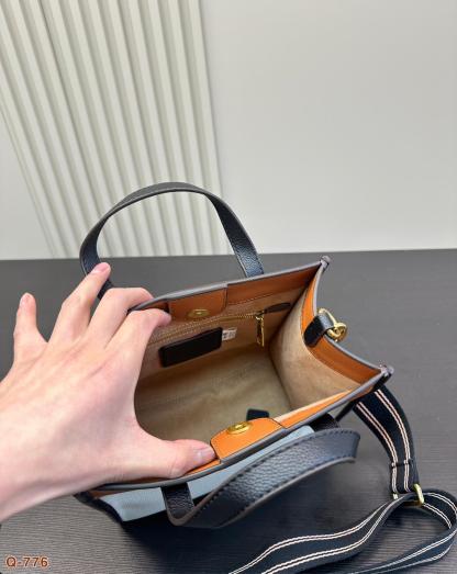 コーチ(Coach)クラシックトートバッグ