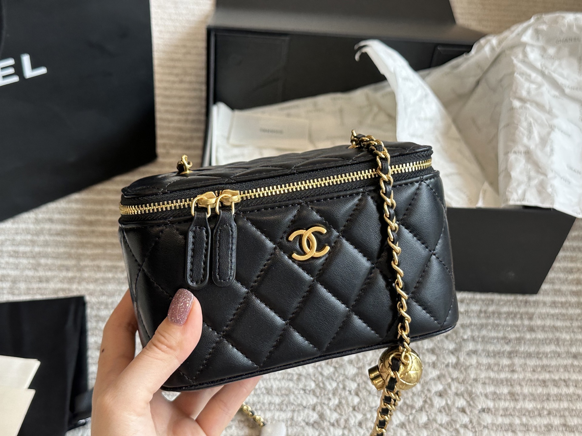 シャネル「Chanel」メタルボール ミニボックスバッグの商品写真 3