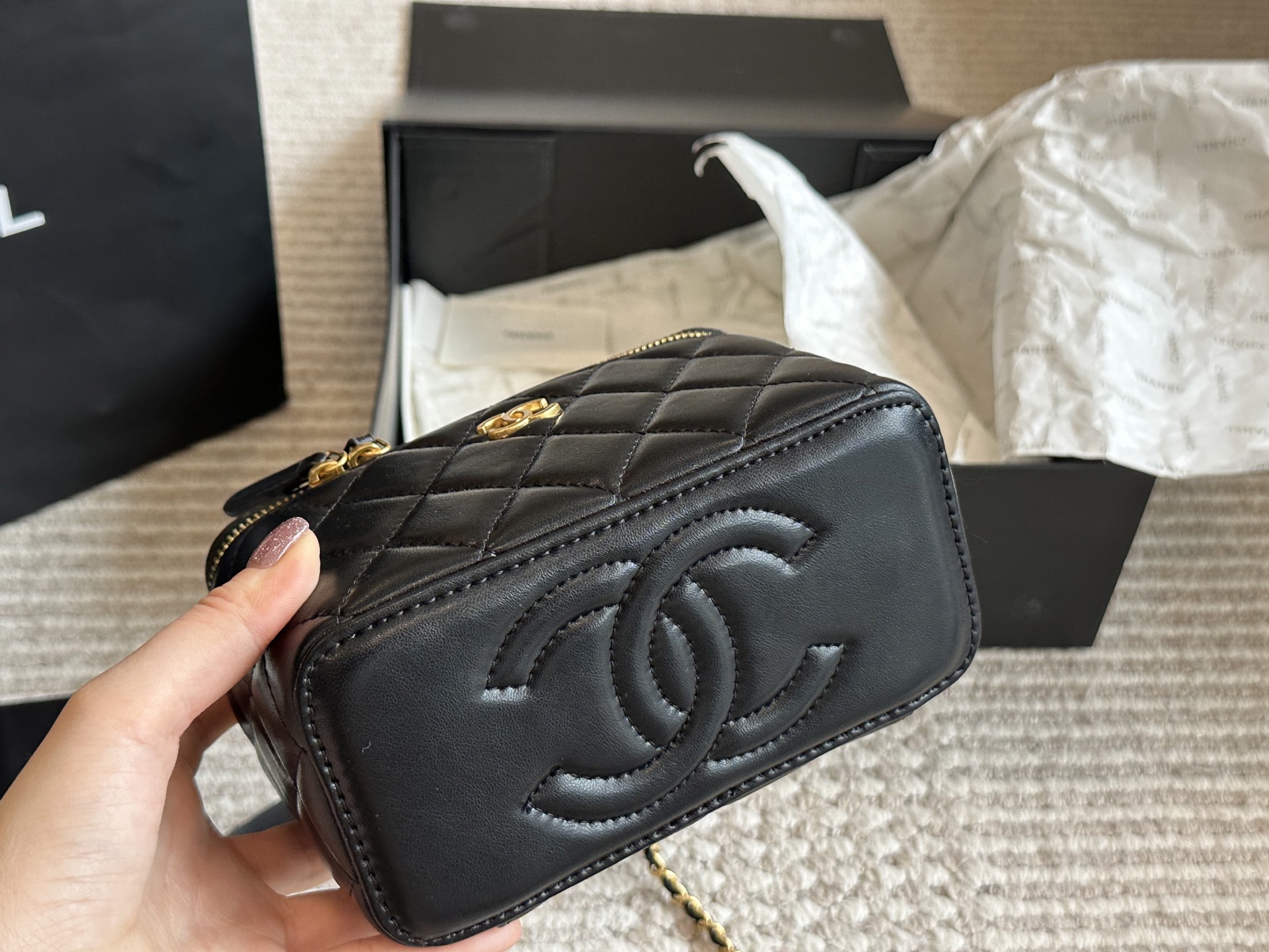シャネル「Chanel」メタルボール ミニボックスバッグ-ISETAN PRESTIGE CURATED