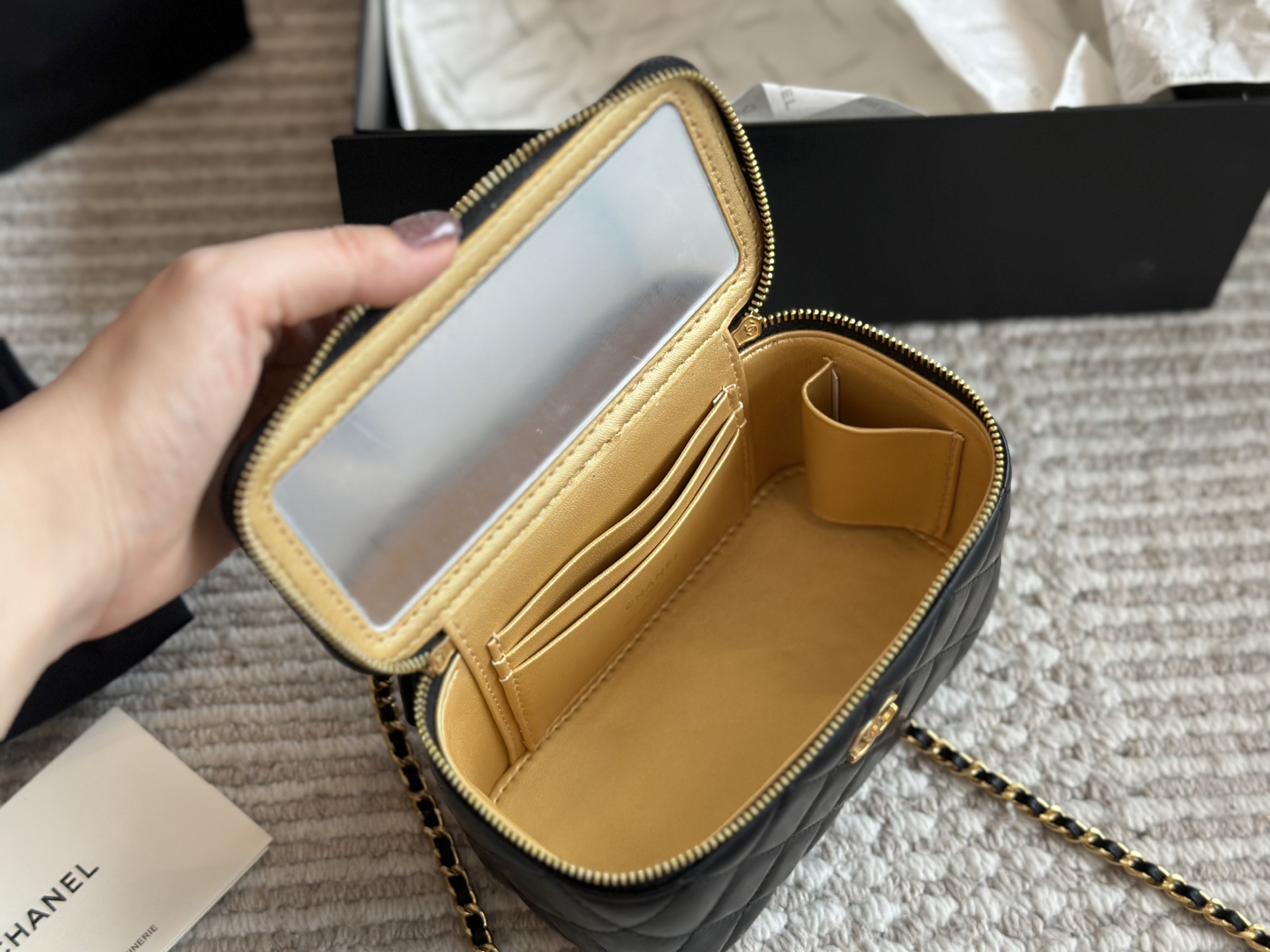シャネル「Chanel」メタルボール ミニボックスバッグ-ISETAN PRESTIGE CURATED