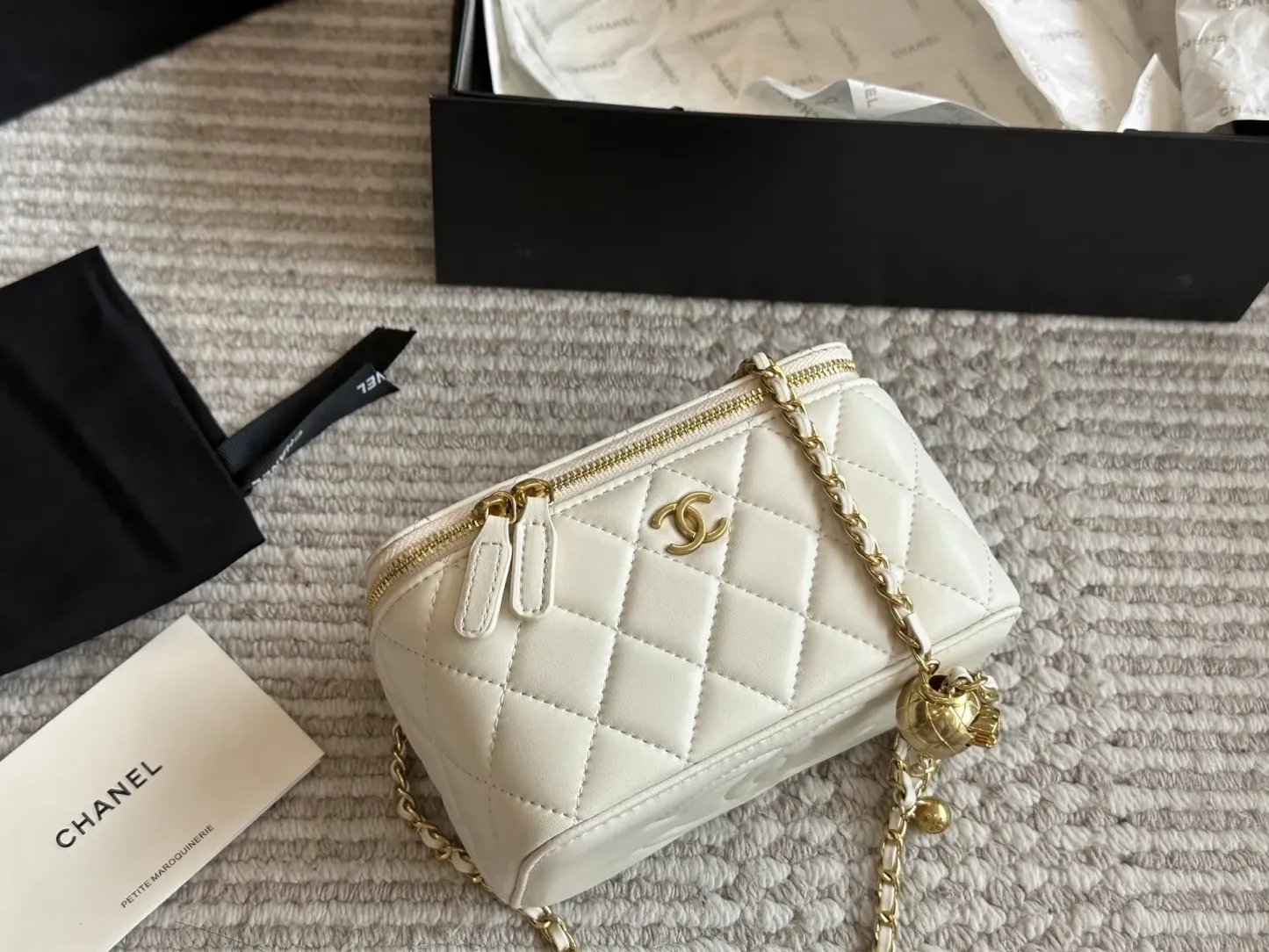 シャネル「Chanel」メタルボール ミニボックスバッグ-ISETAN PRESTIGE CURATED