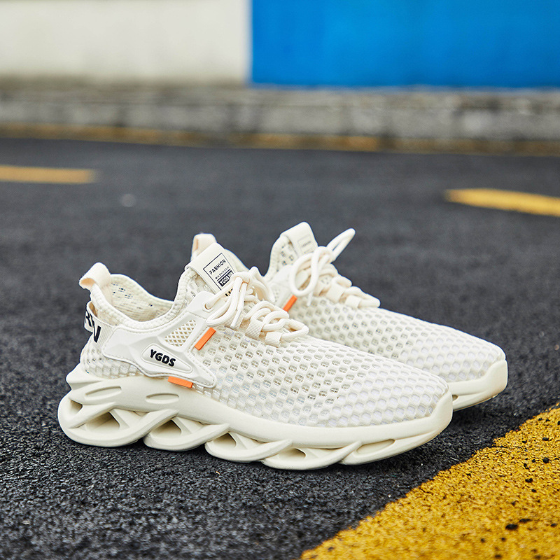 Men's and Women's Flyweave Mesh Breathable Shoes
