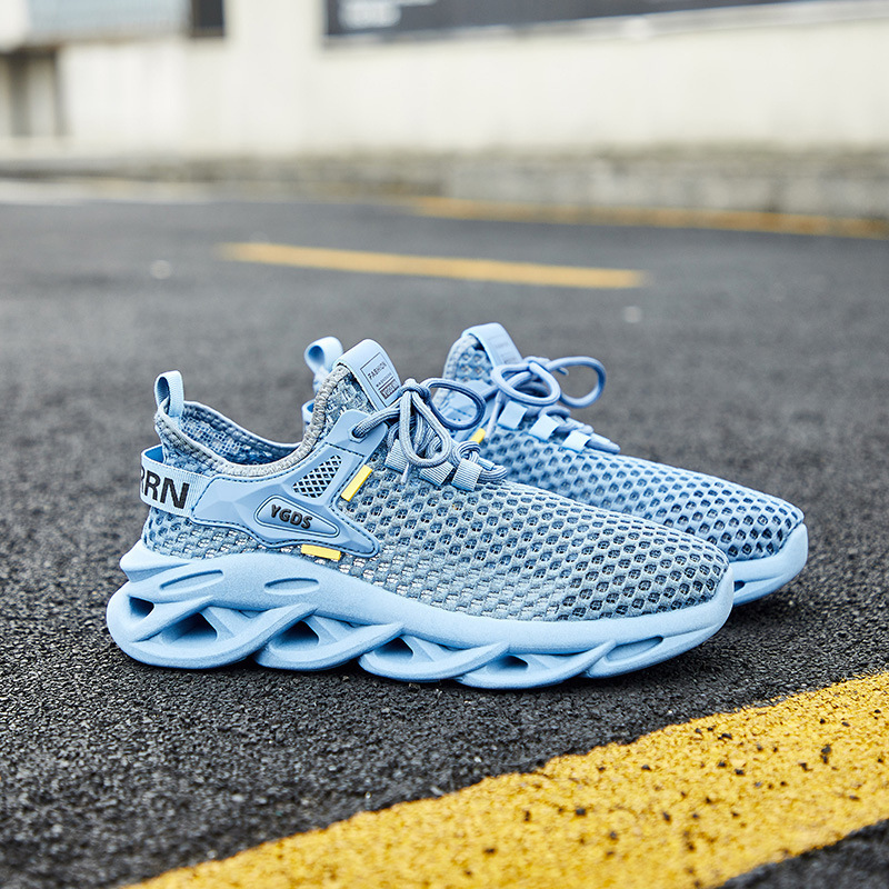 Men's and Women's Flyweave Mesh Breathable Shoes