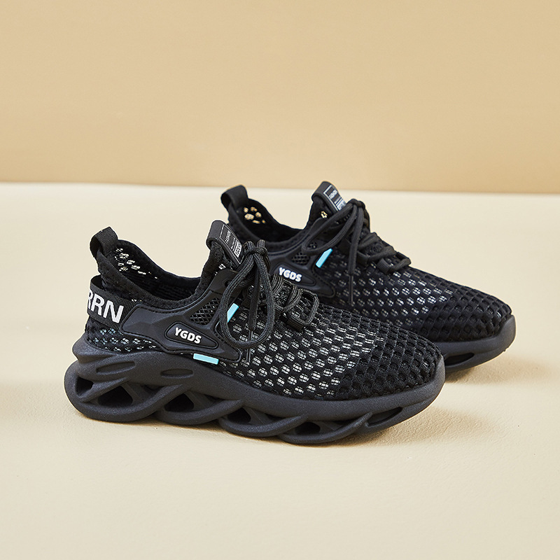 Men's and Women's Flyweave Mesh Breathable Shoes