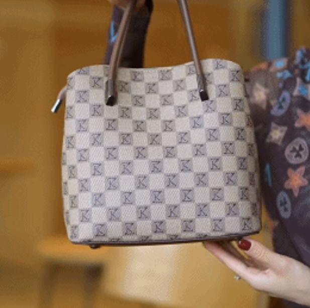 ショルダーバッグ