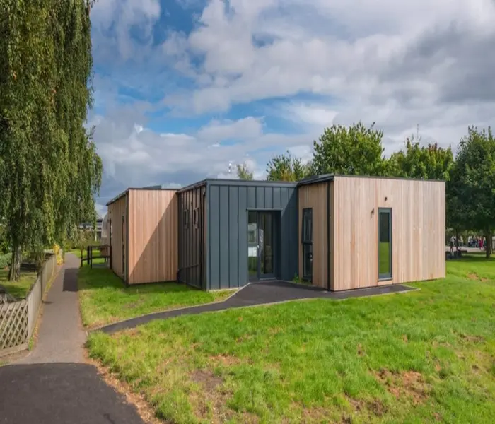 {"default":"Modular classroom Solutions for expanding"}
