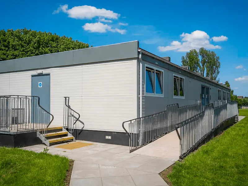 {"default":"Multifunctional temporary classroom"}
