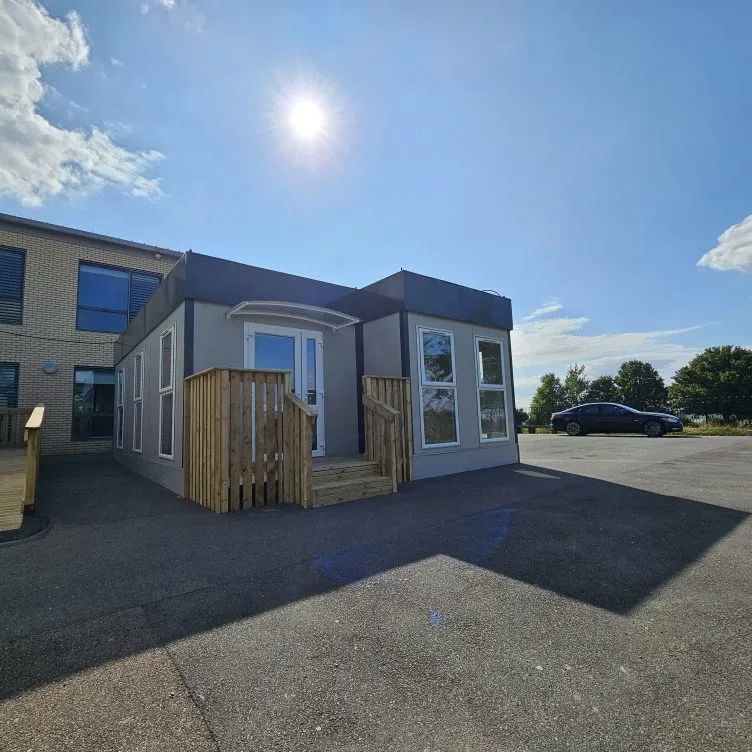 {"default":"temporary portable classroom "}
