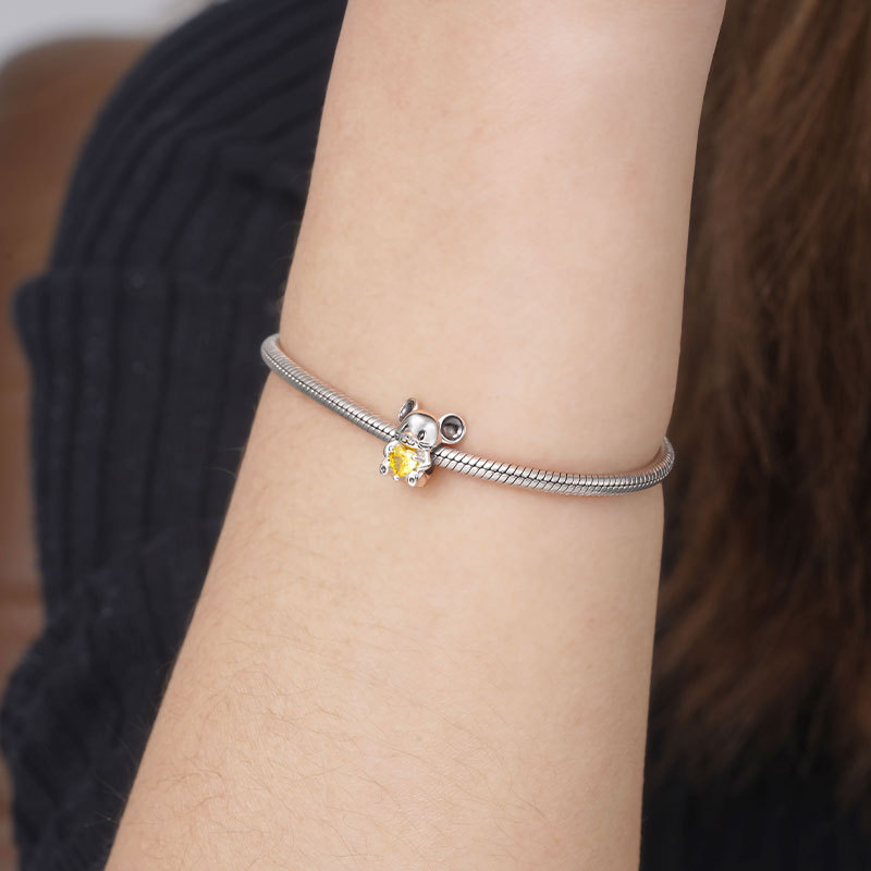 可愛老鼠擁抱心形寶石珠飾 image number 2