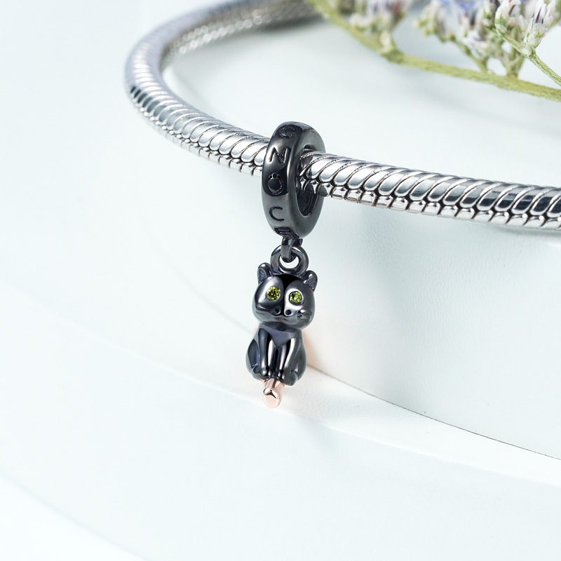 黑貓騎掃帚吊墜 image number 1