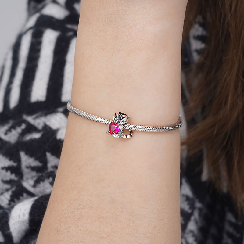 柴郡貓擁抱心形寶石珠飾 image number 2