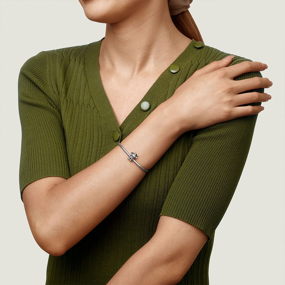 生肖牛擁抱心形寶石珠飾 image number 3