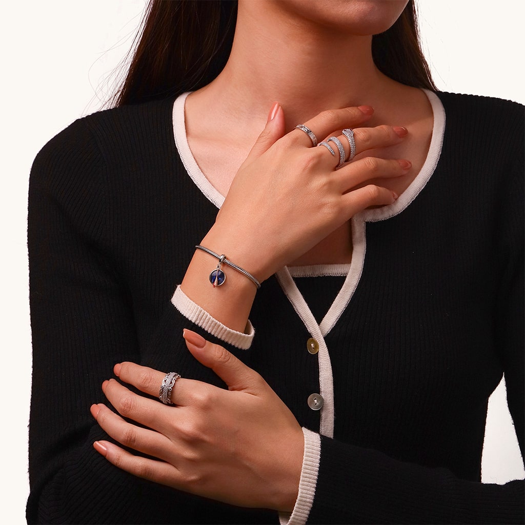 尼根·史密斯與棒球棍吊墜 image number 5