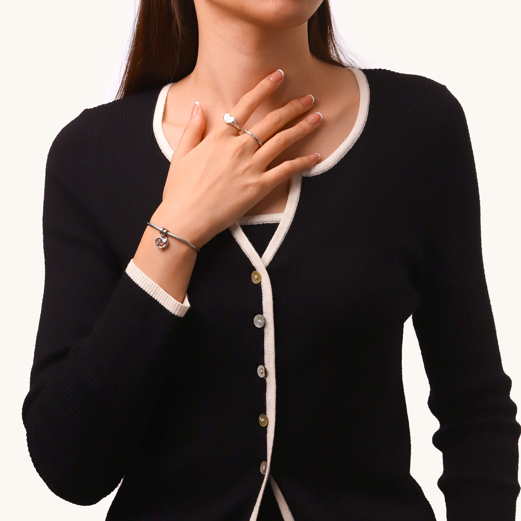 母親擁抱女兒愛心雙吊墜 image number 6