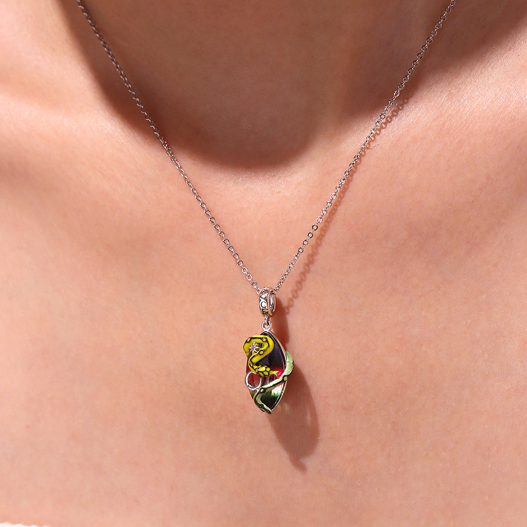 蛇形吊墜 image number 5