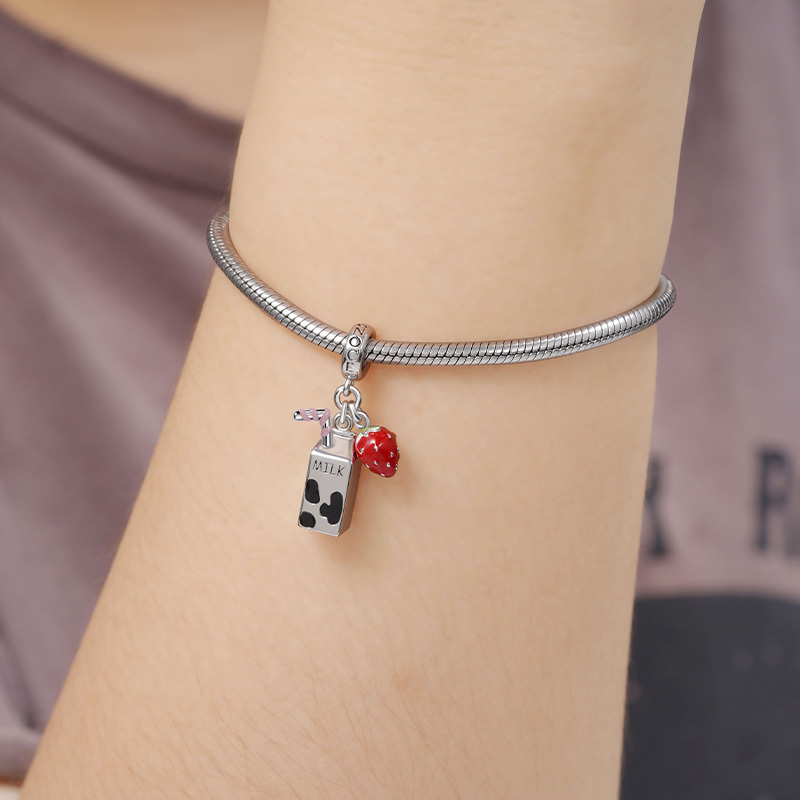 牛奶與草莓墜飾 image number 2