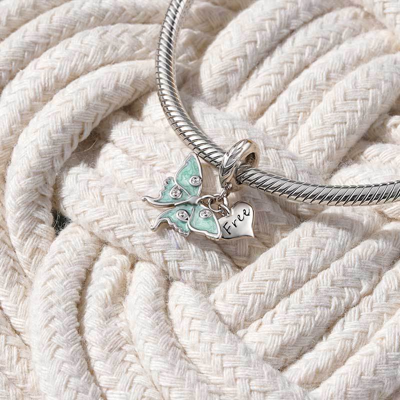 蝴蝶心形吊墜 image number 1