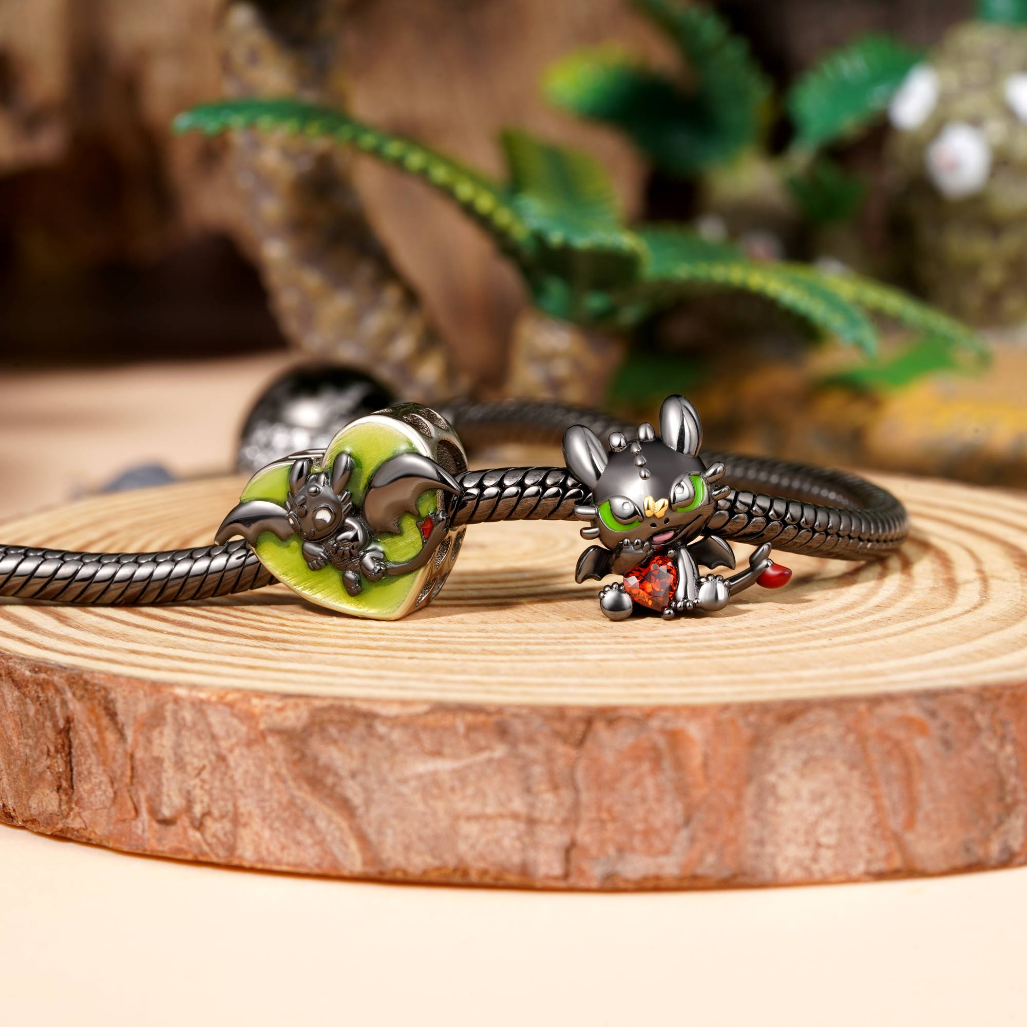 無牙仔擁抱愛心珠飾 image number 4