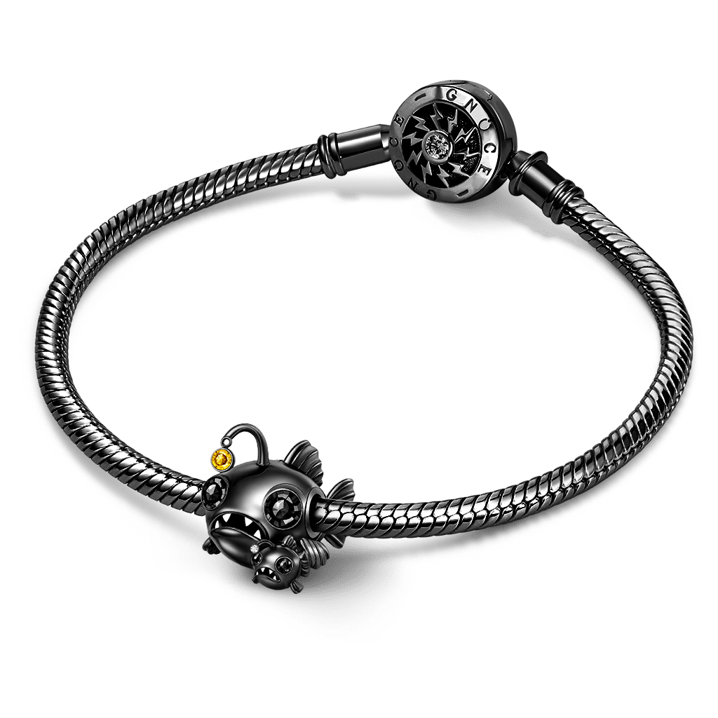 燈籠魚擁抱寶寶吊墜 image number 2